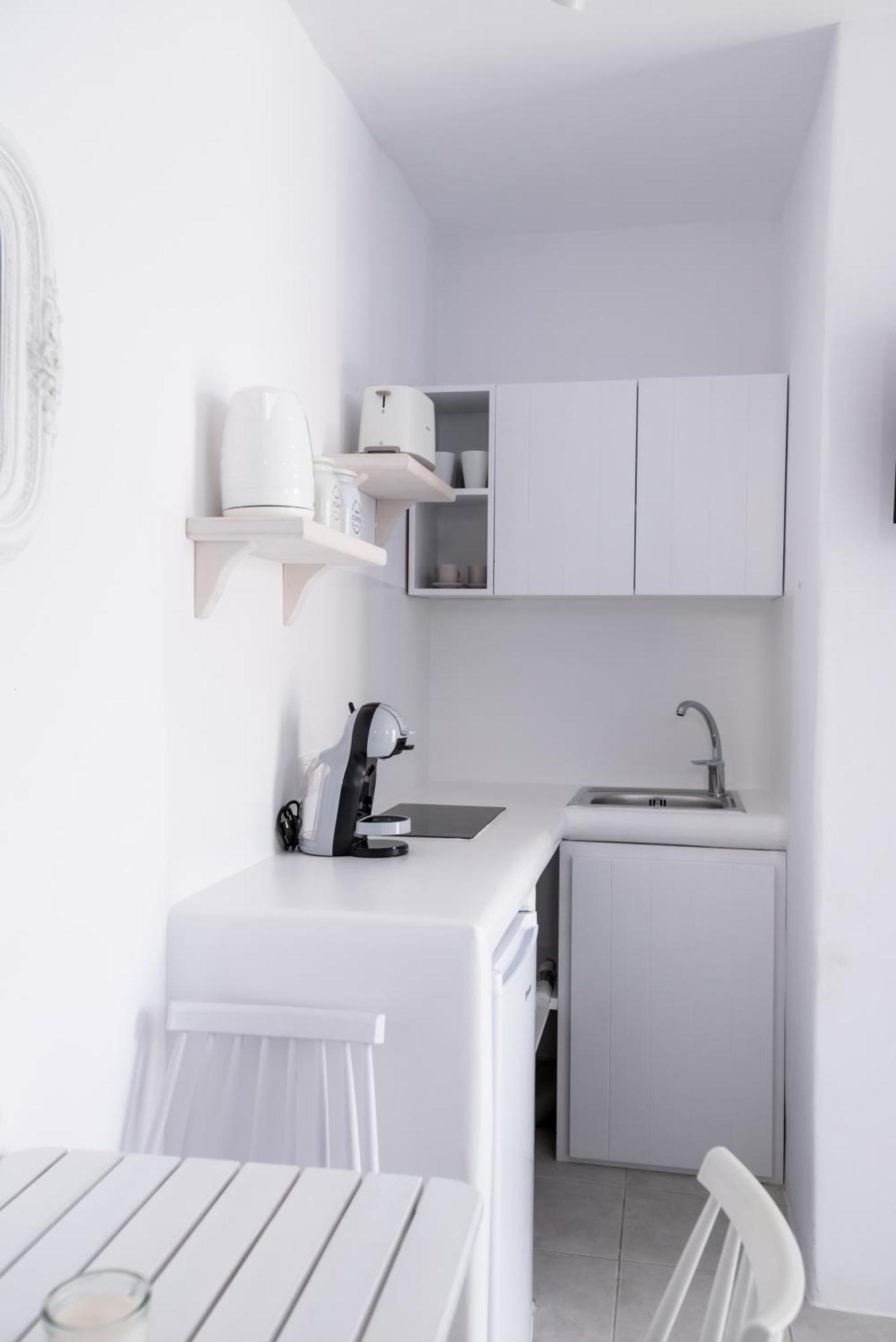 Olive Tree Mykonos Town Semi-Basement Apartment Bagian luar foto