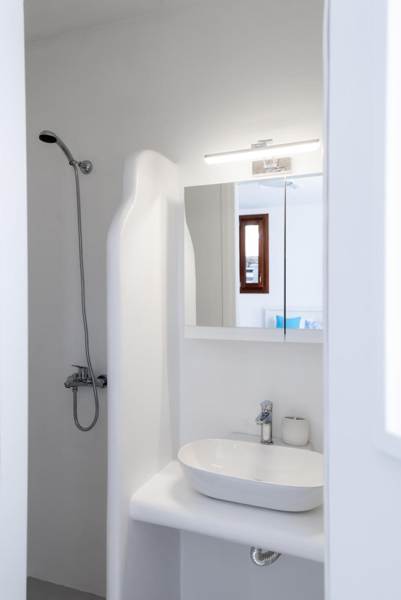 Olive Tree Mykonos Town Semi-Basement Apartment Bagian luar foto