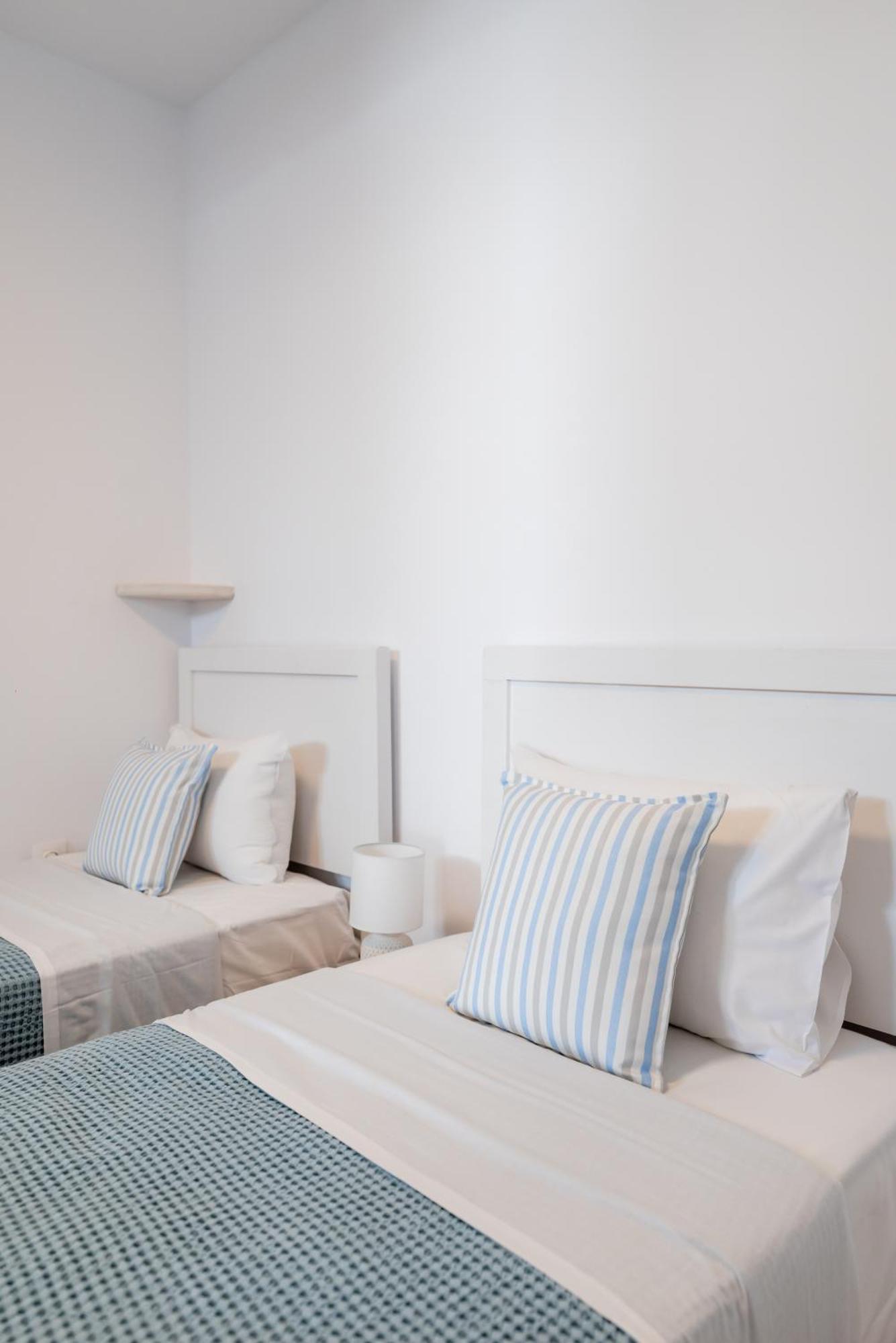 Olive Tree Mykonos Town Semi-Basement Apartment Bagian luar foto